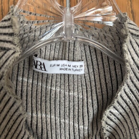 Zara Ribbed Racer Back Mock-Turtle neck - Picture 4 of 4